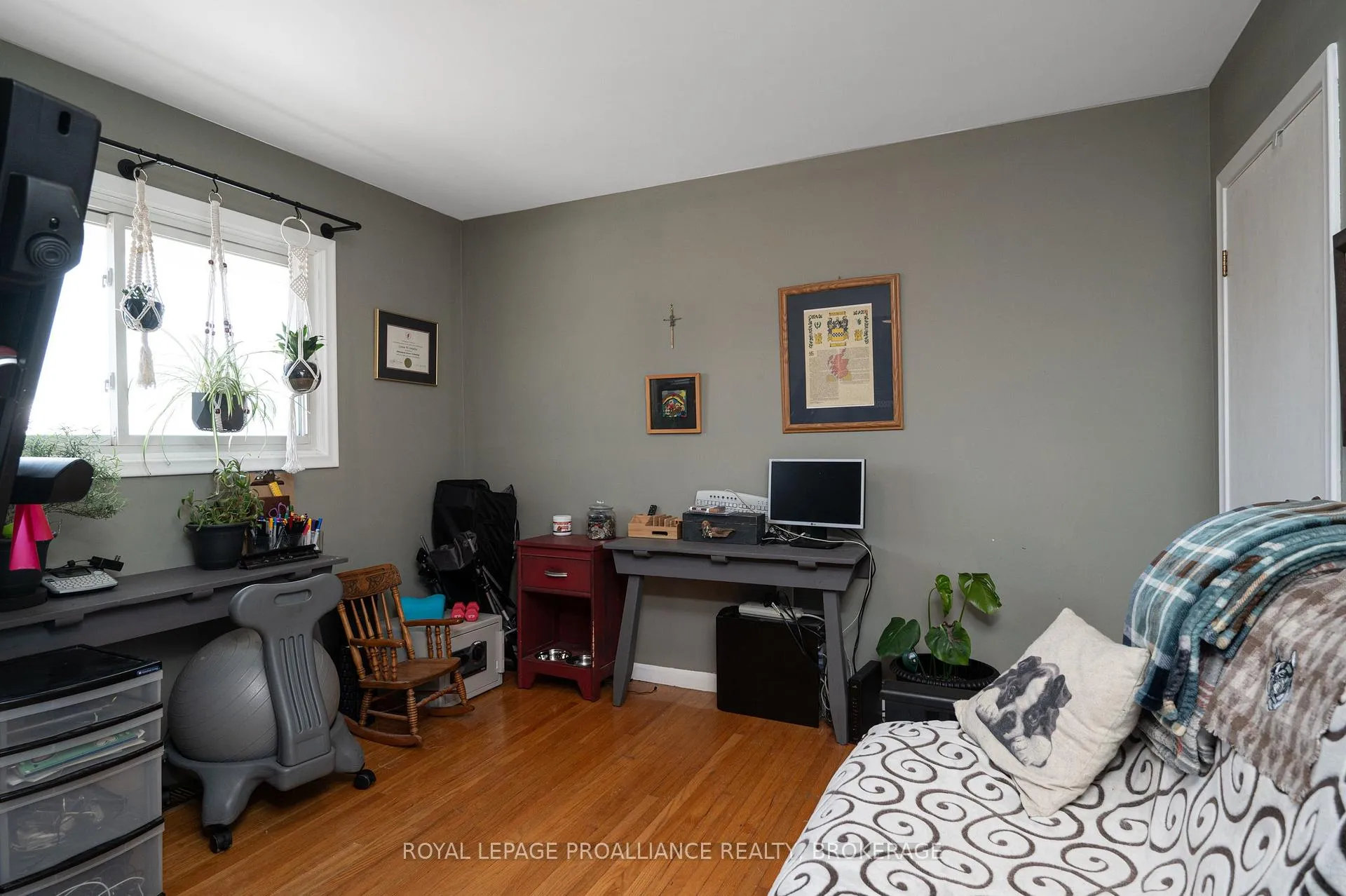 Photo 15 of 70 Briscoe Street, Loyalist, Amherstview — HOMEH