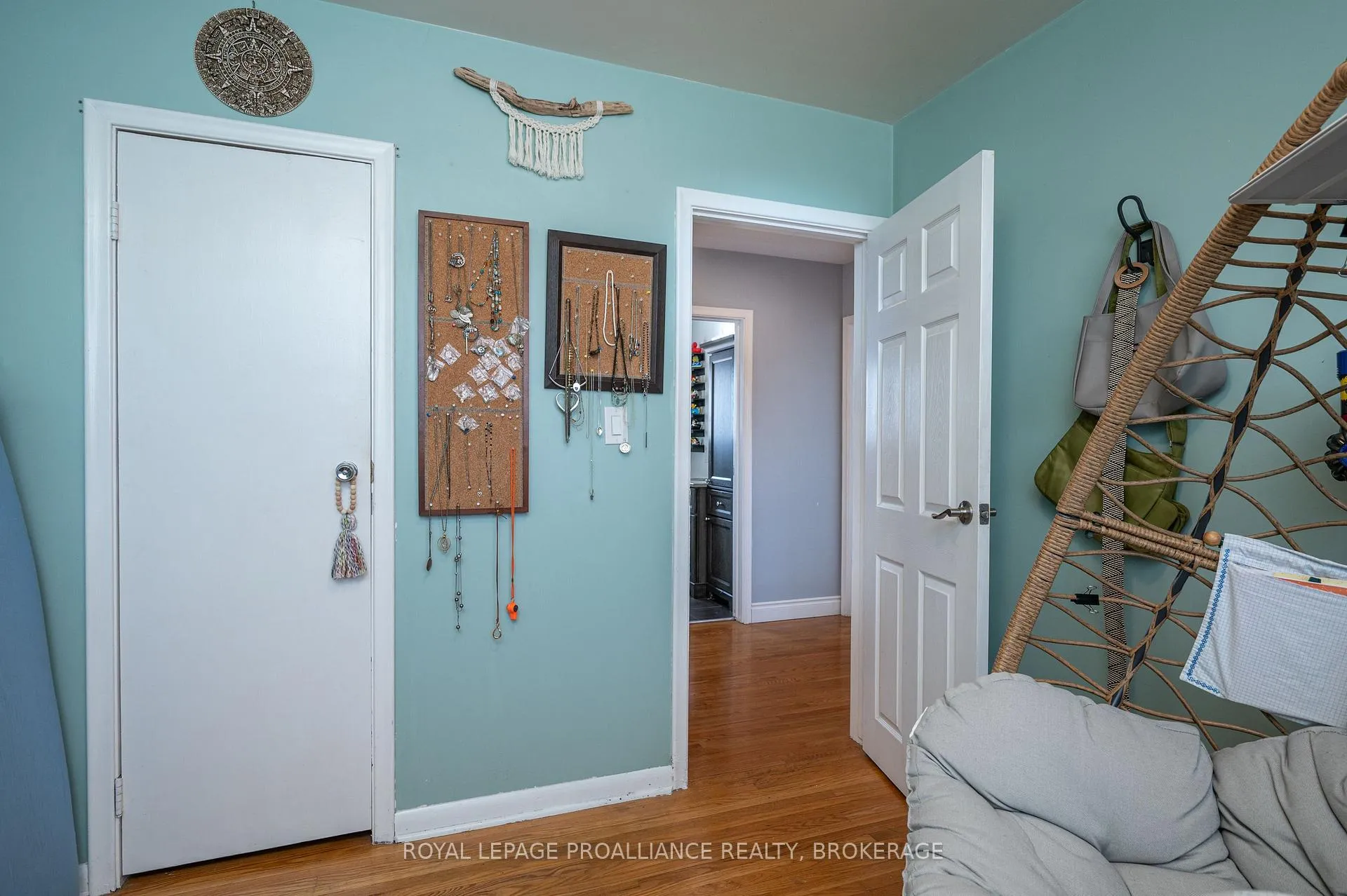 Photo 17 of 70 Briscoe Street, Loyalist, Amherstview — HOMEH