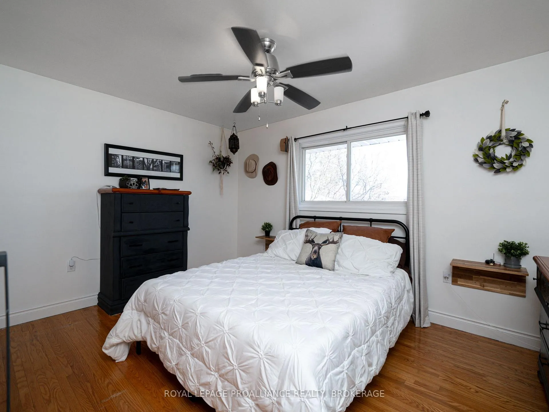 Photo 19 of 70 Briscoe Street, Loyalist, Amherstview — HOMEH