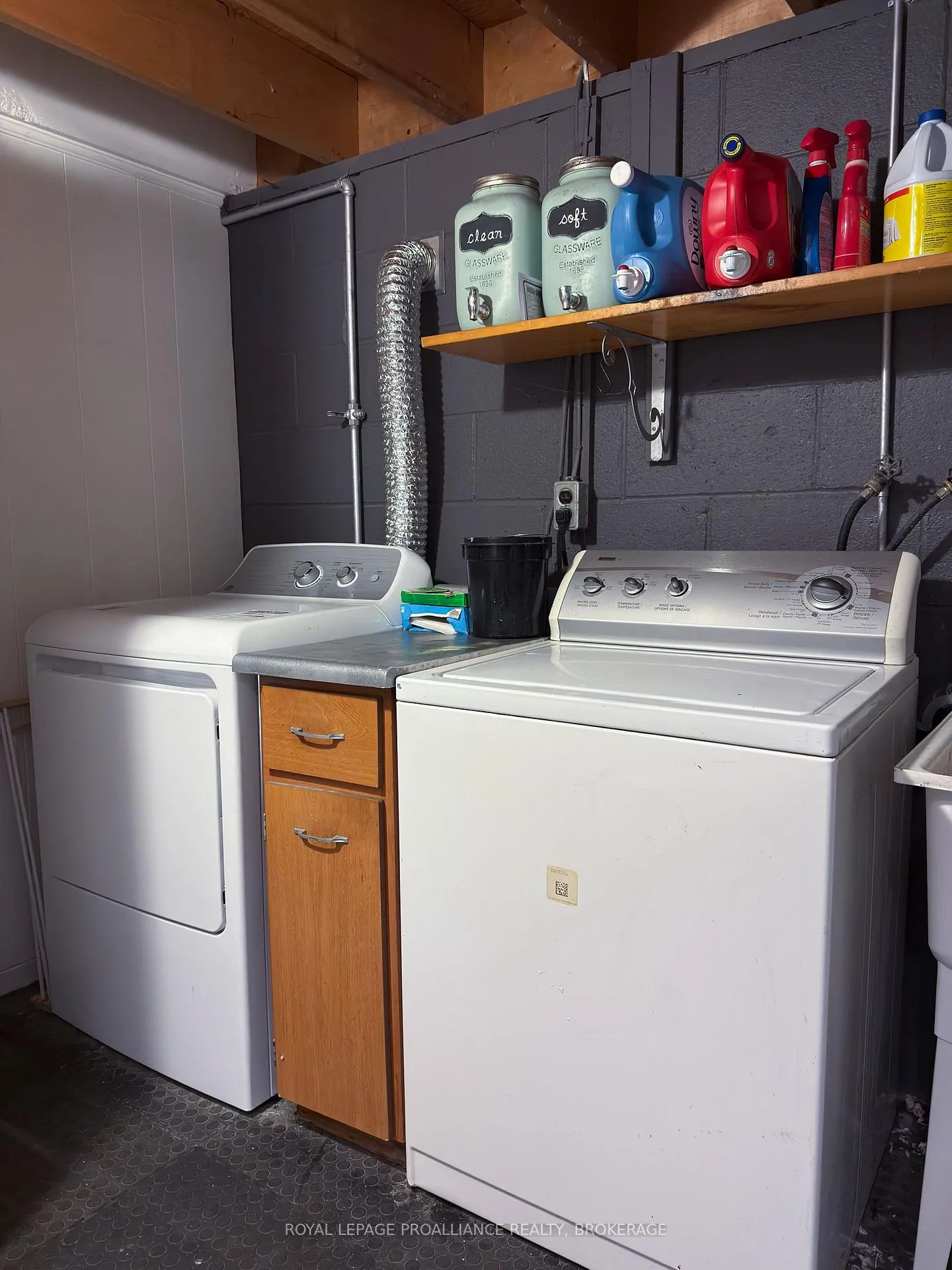 Photo 28 of 70 Briscoe Street, Loyalist, Amherstview — HOMEH