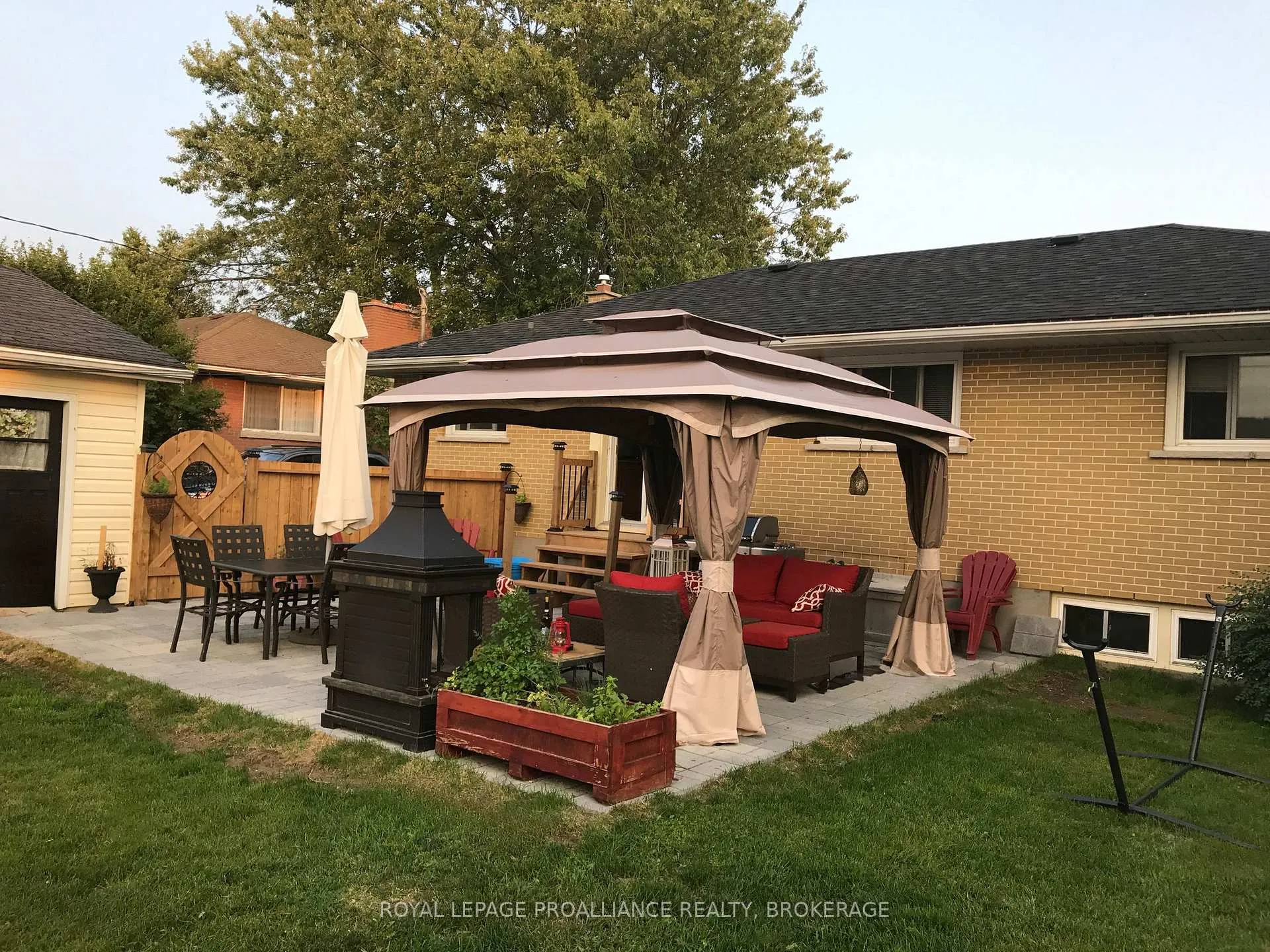 Photo 36 of 70 Briscoe Street, Loyalist, Amherstview — HOMEH