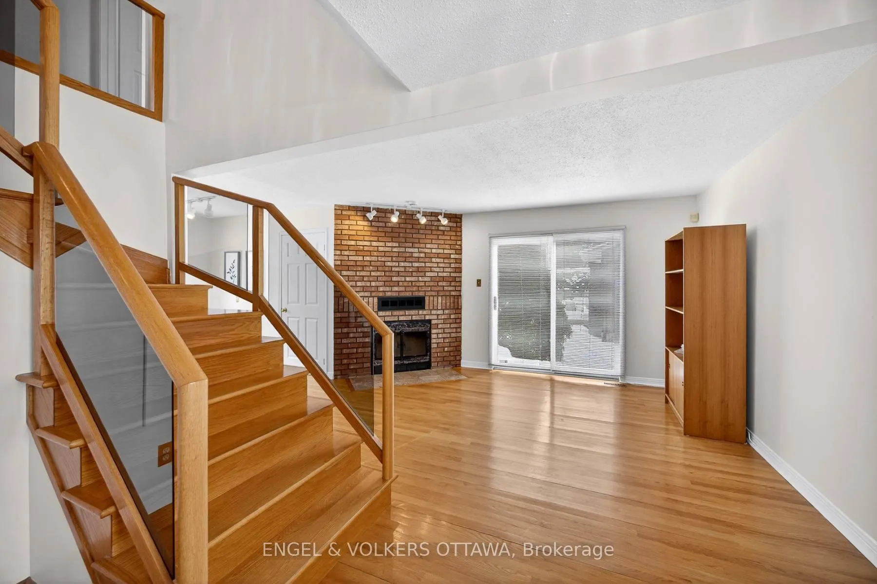 Photo 11 of 82 Leacock Drive, Ottawa, Kanata - Beaverbrook — HOMEH