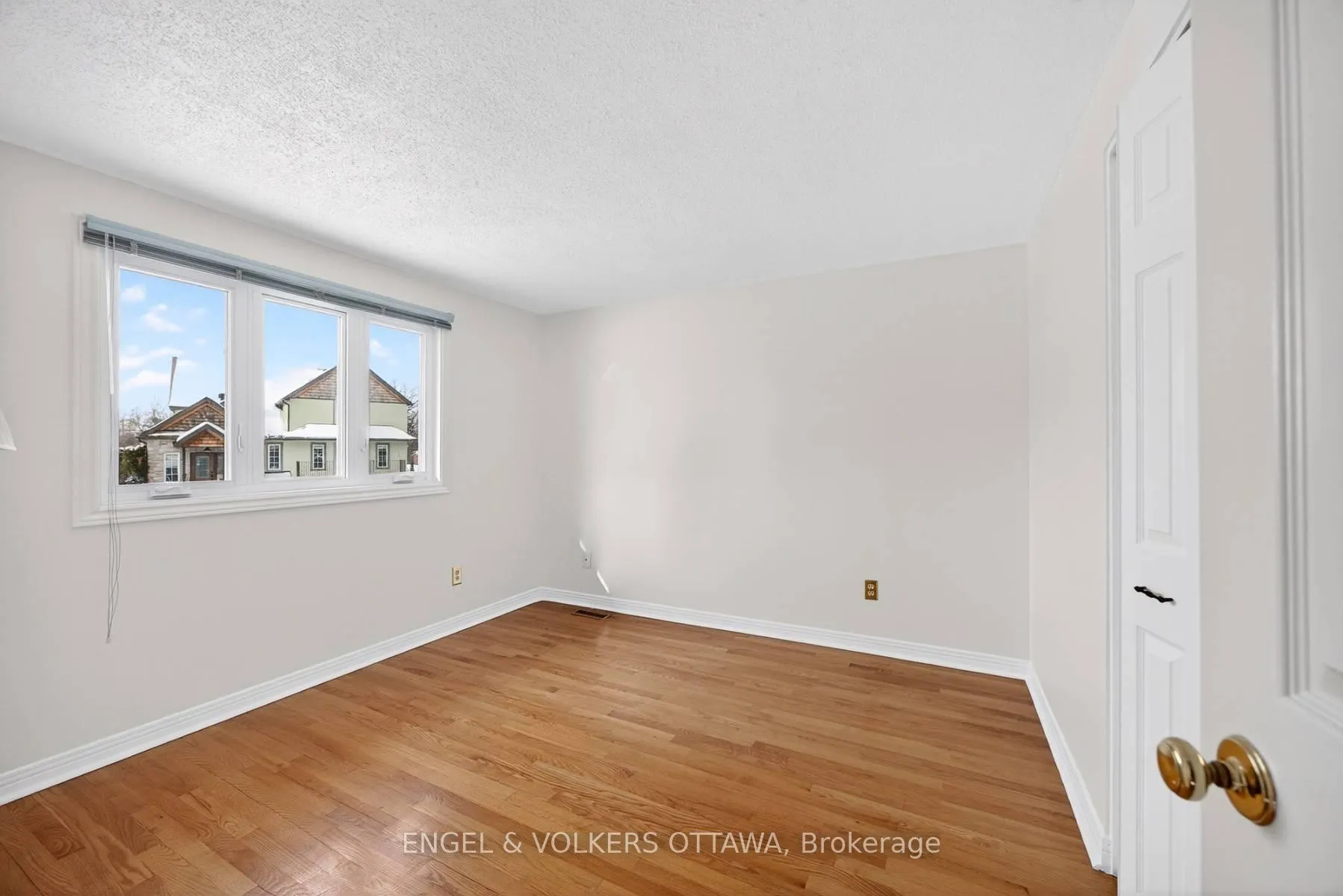 Photo 32 of 82 Leacock Drive, Ottawa, Kanata - Beaverbrook — HOMEH