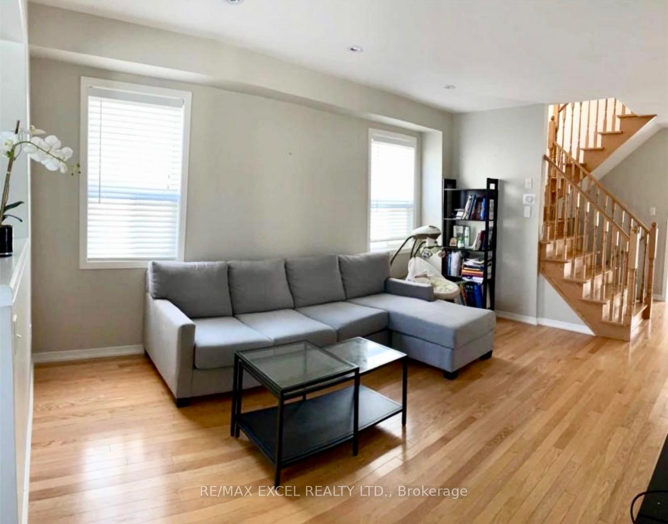 Photo 3 of 87 Rosario Drive, Vaughan, Vellore Village — HOMEH
