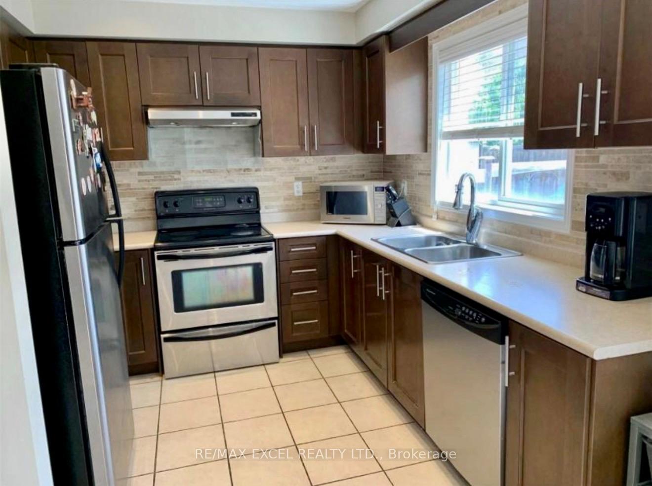 Photo 5 of 87 Rosario Drive, Vaughan, Vellore Village — HOMEH