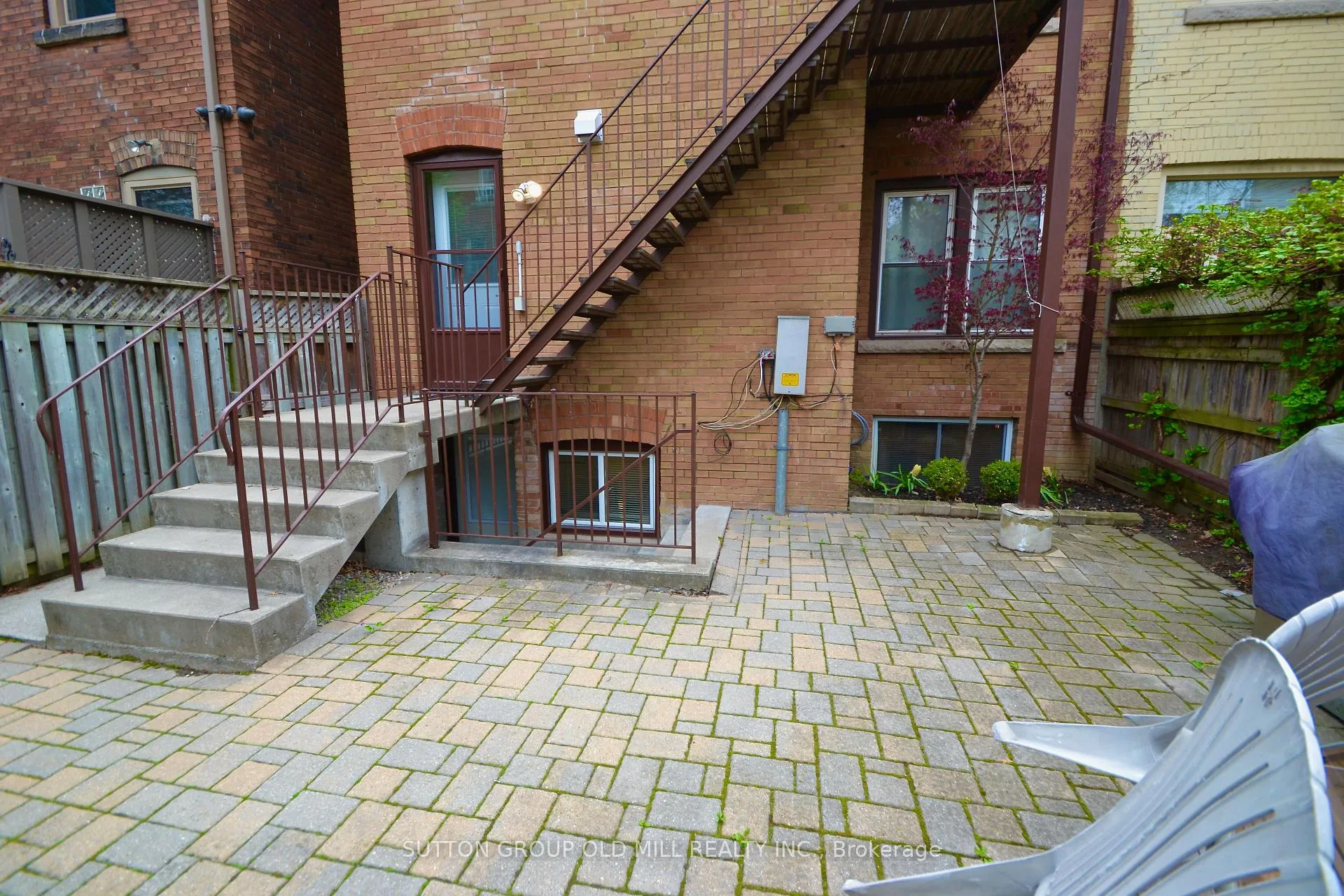 Photo 2 of Unit Lower, 180 Madison Avenue, Toronto, The Annex — HOMEH