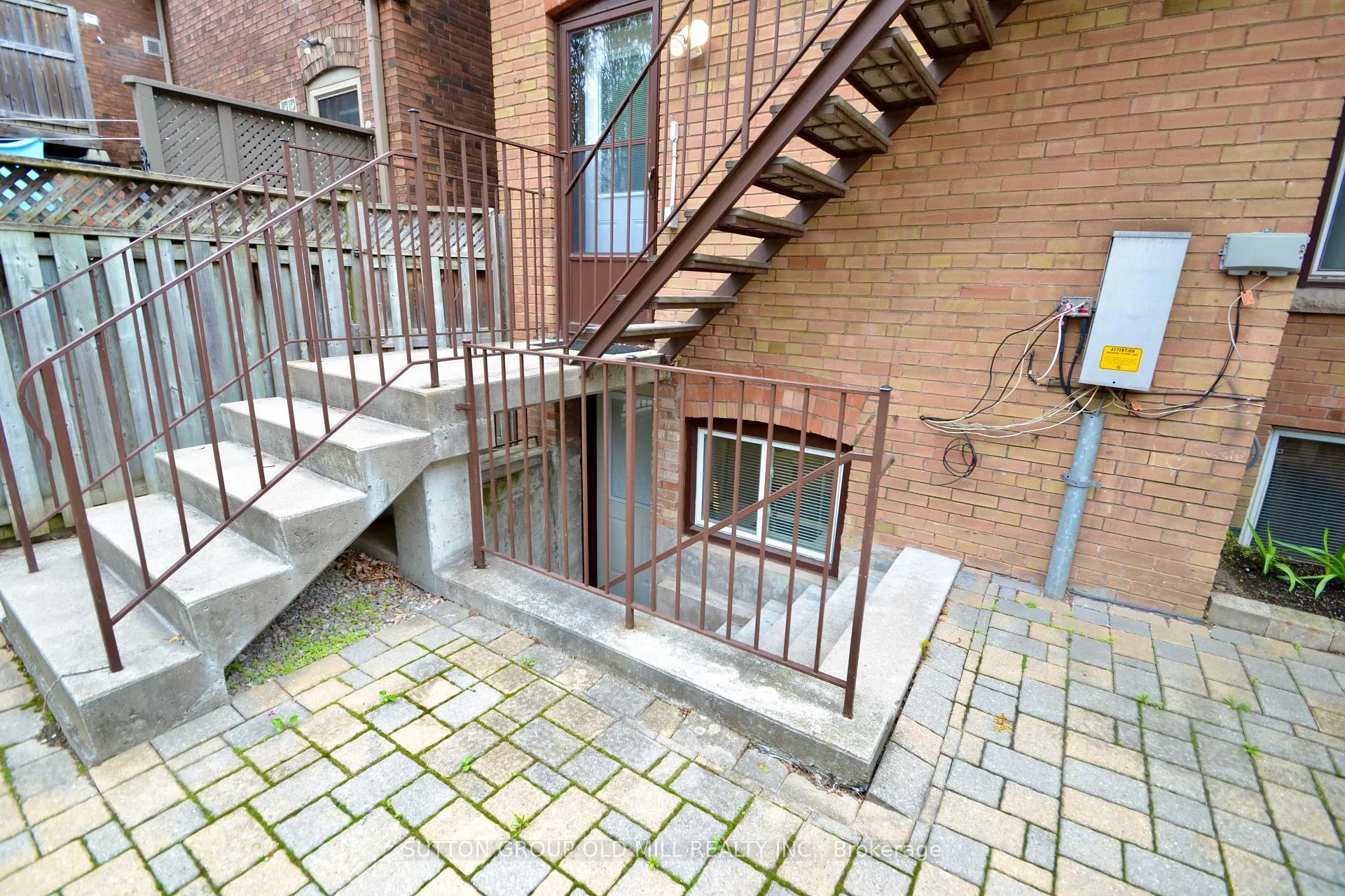 Photo 3 of Unit Lower, 180 Madison Avenue, Toronto, The Annex — HOMEH
