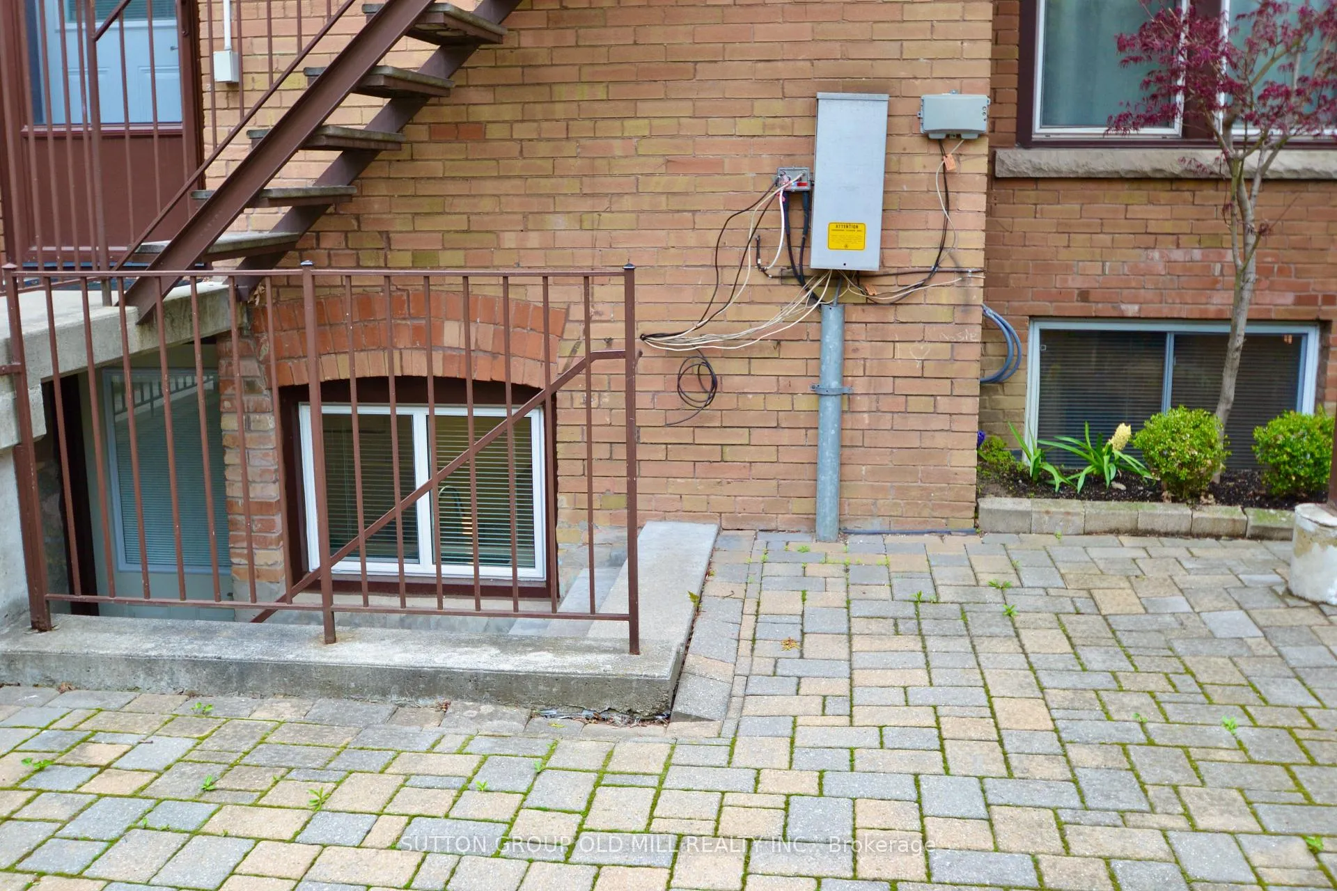 Photo 4 of Unit Lower, 180 Madison Avenue, Toronto, The Annex — HOMEH