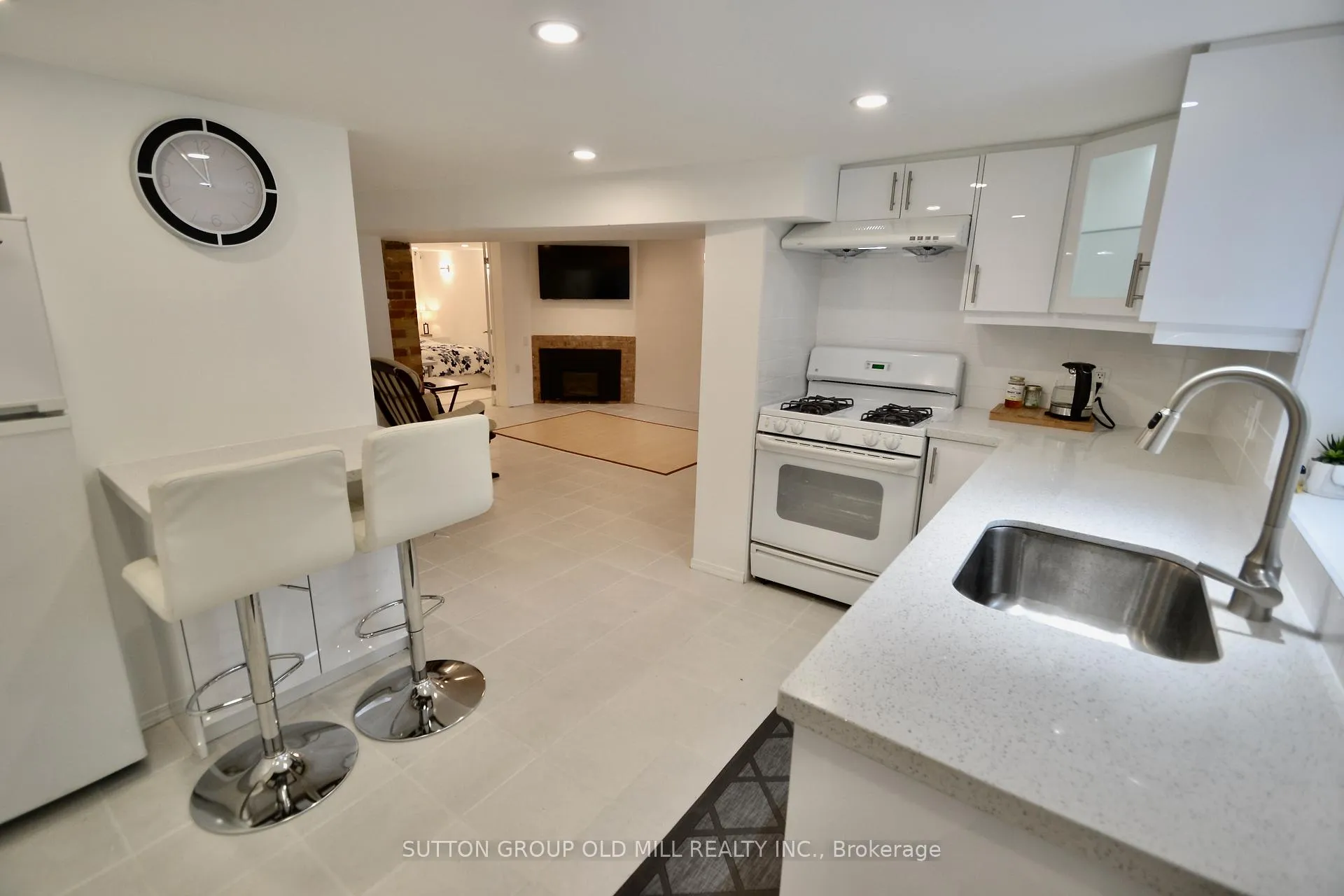 Photo 6 of Unit Lower, 180 Madison Avenue, Toronto, The Annex — HOMEH