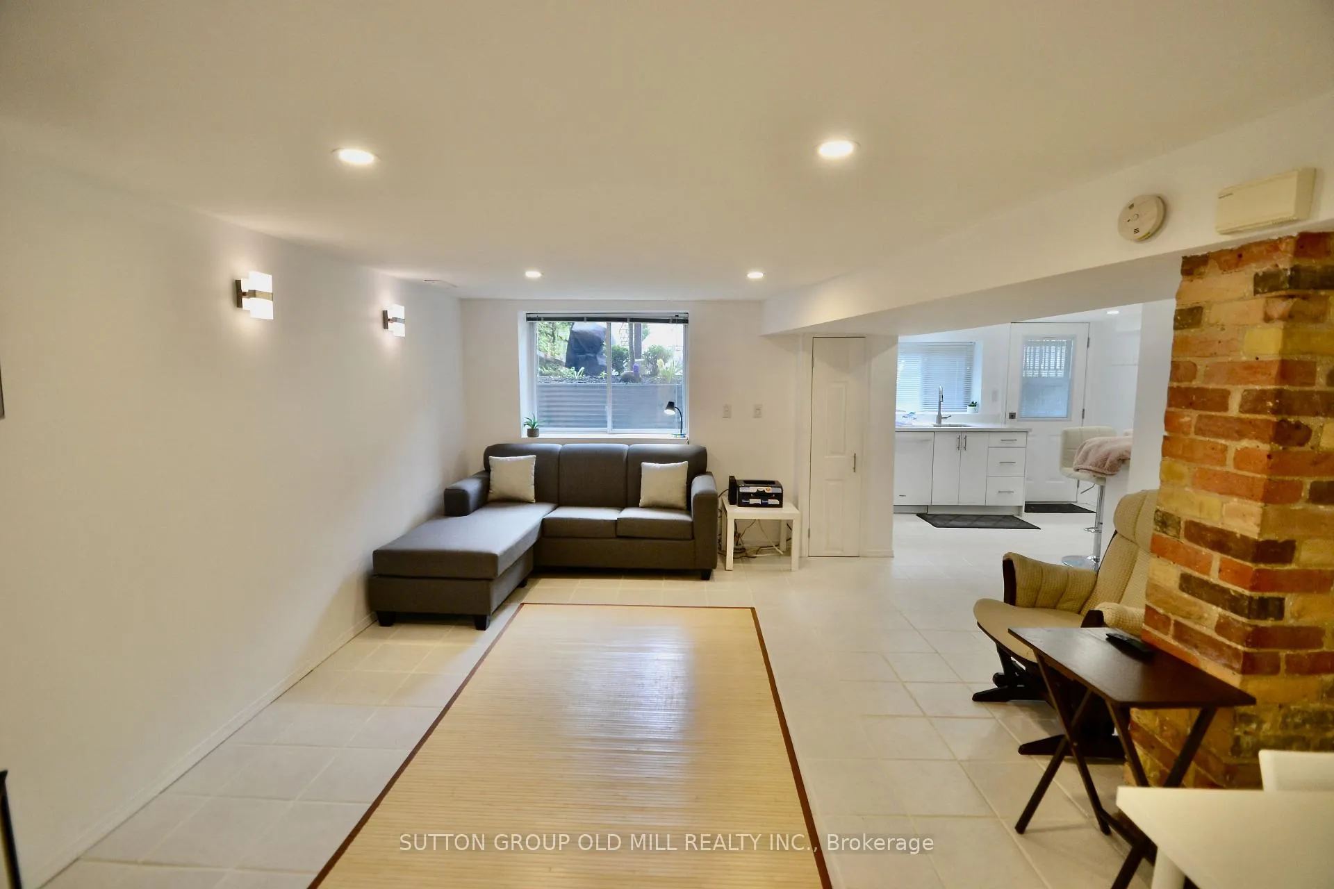 Photo 10 of Unit Lower, 180 Madison Avenue, Toronto, The Annex — HOMEH