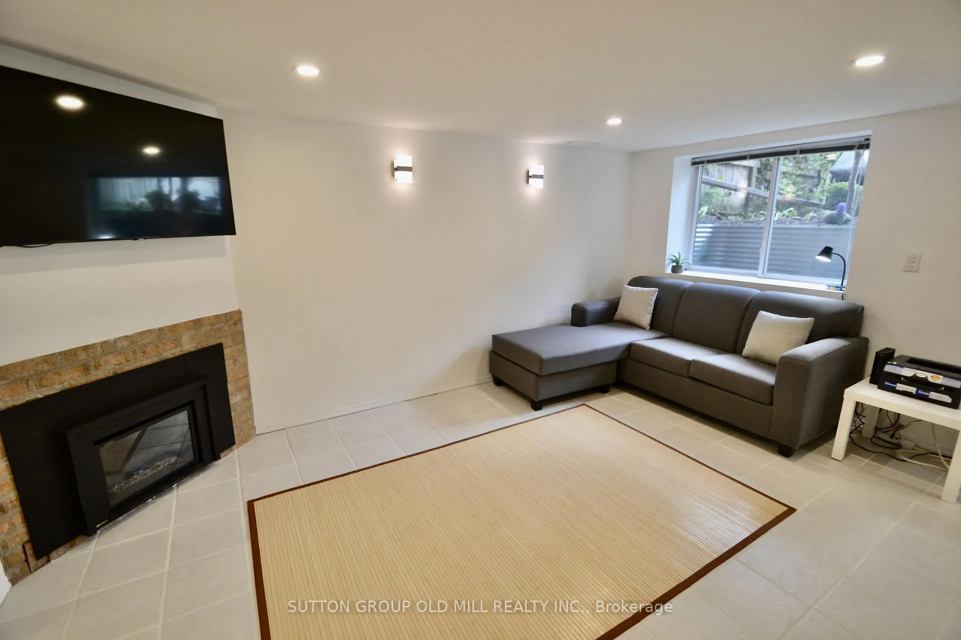 Photo 11 of Unit Lower, 180 Madison Avenue, Toronto, The Annex — HOMEH