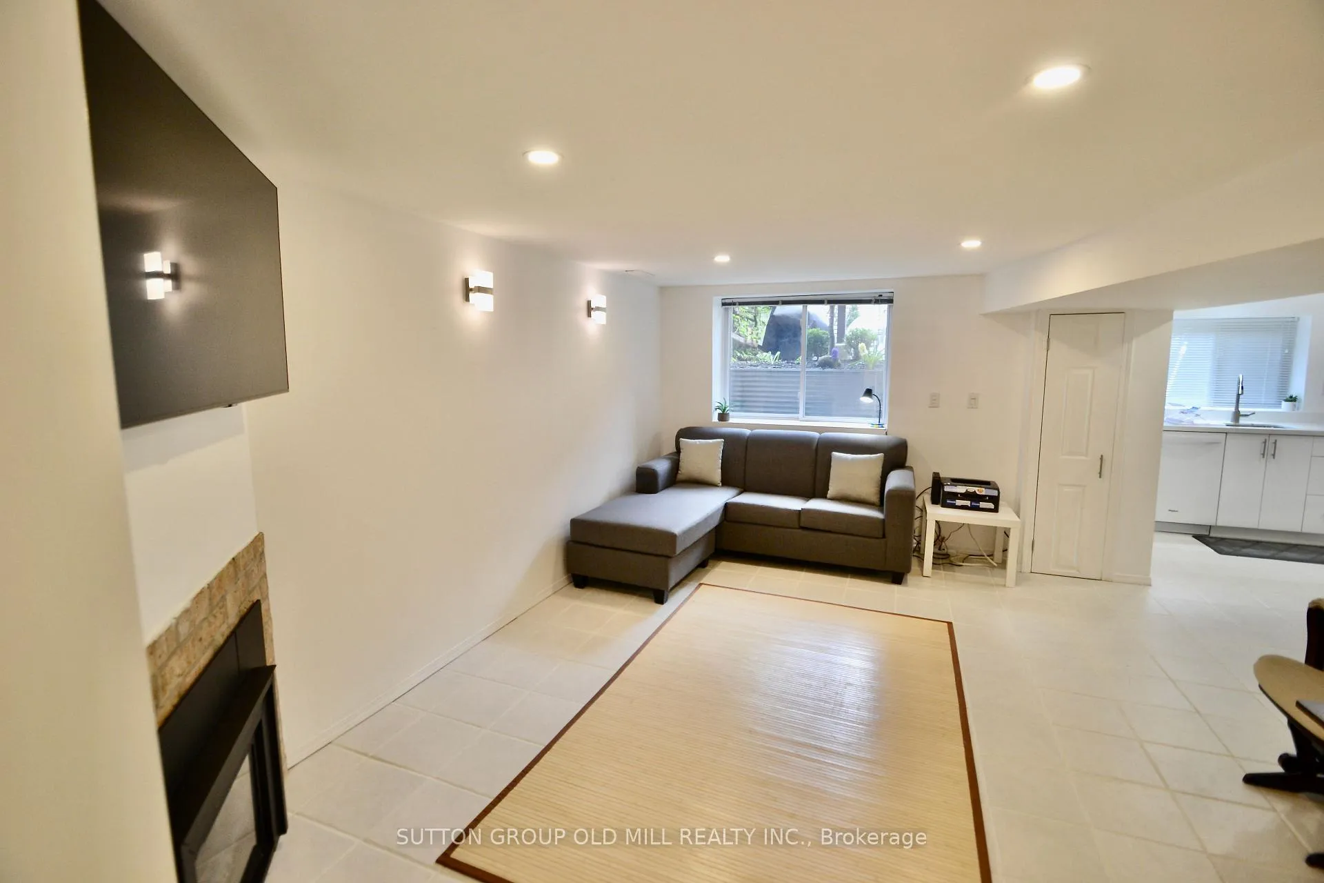 Photo 12 of Unit Lower, 180 Madison Avenue, Toronto, The Annex — HOMEH