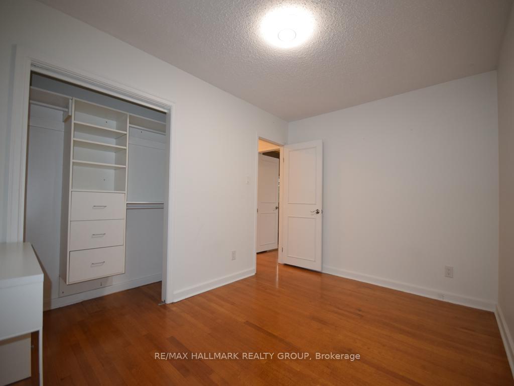 Photo 5 of 32 Epworth Avenue, Ottawa, Meadowlands/St. Claire Gardens — HOMEH