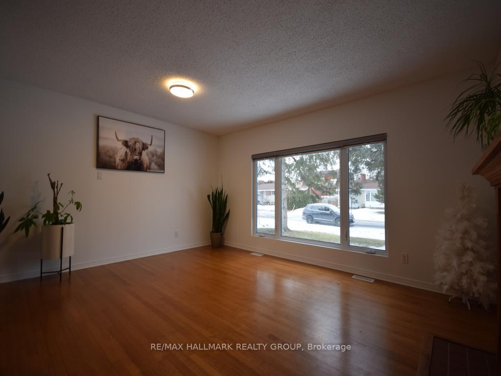 Photo 9 of 32 Epworth Avenue, Ottawa, Meadowlands/St. Claire Gardens — HOMEH