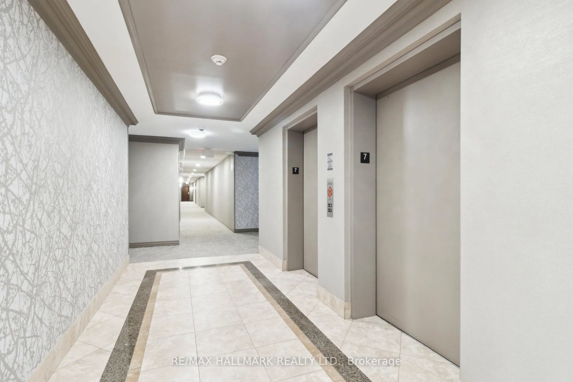 Photo 2 of Unit 713, 2 Maison Parc Court, Vaughan, Lakeview Estates — HOMEH