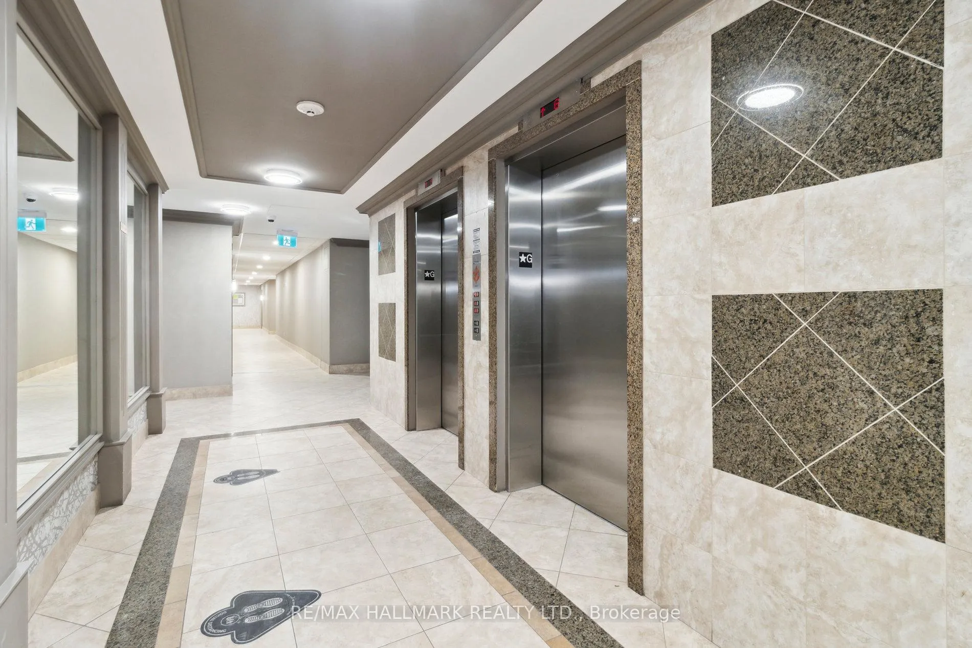 Photo 3 of Unit 713, 2 Maison Parc Court, Vaughan, Lakeview Estates — HOMEH