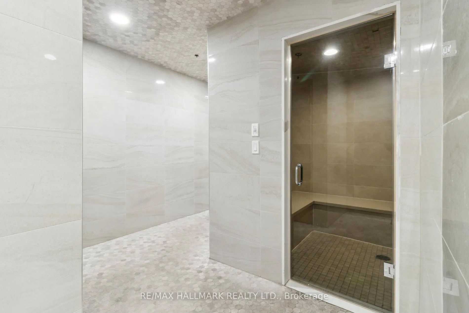 Photo 25 of Unit 713, 2 Maison Parc Court, Vaughan, Lakeview Estates — HOMEH