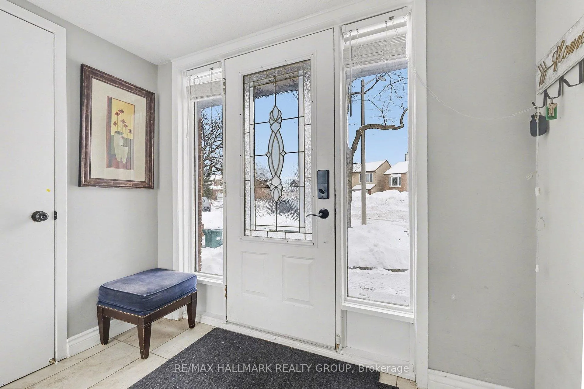 Photo 2 of 808 Torsa Court, Ottawa, Fairfield Heights — HOMEH
