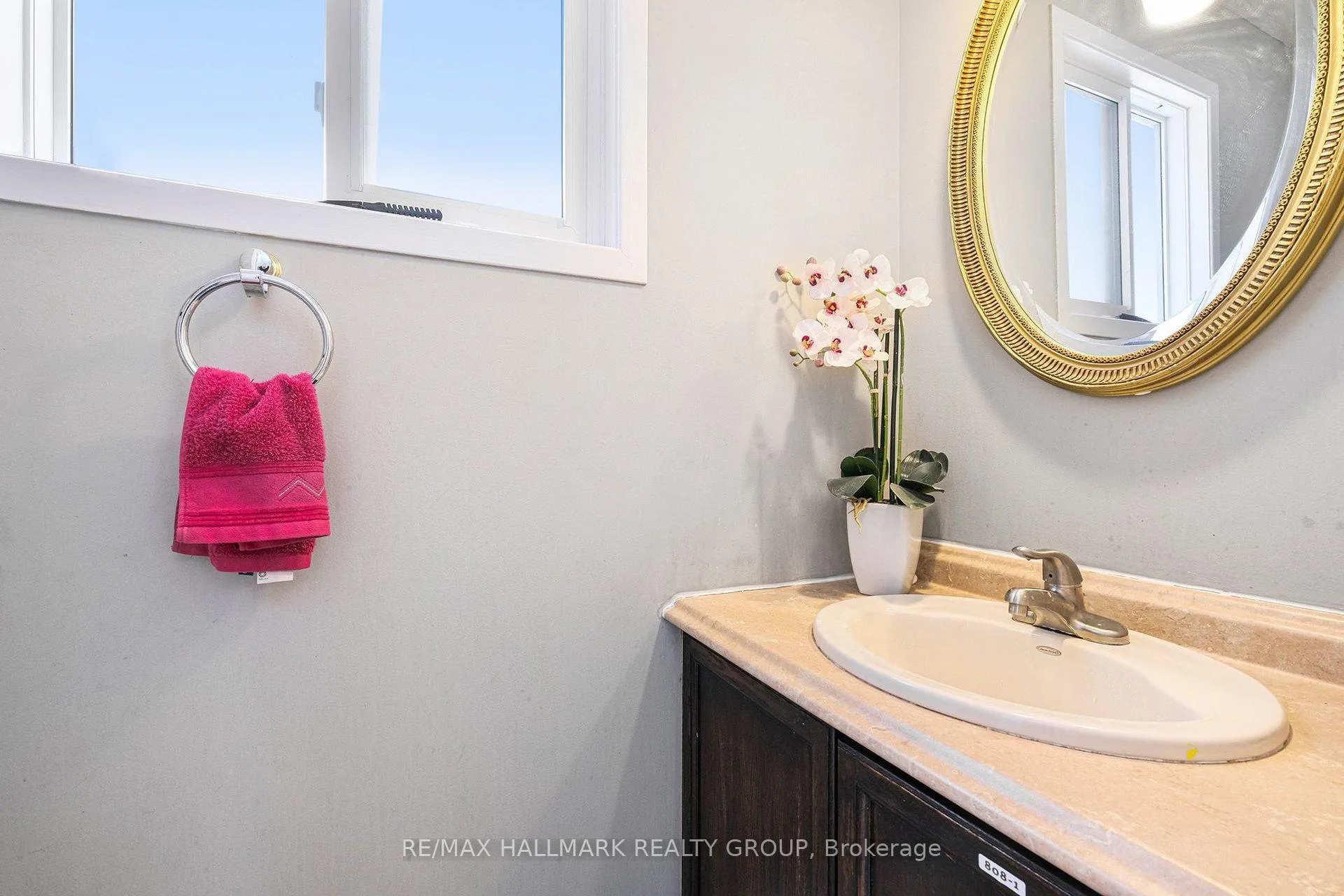 Photo 3 of 808 Torsa Court, Ottawa, Fairfield Heights — HOMEH