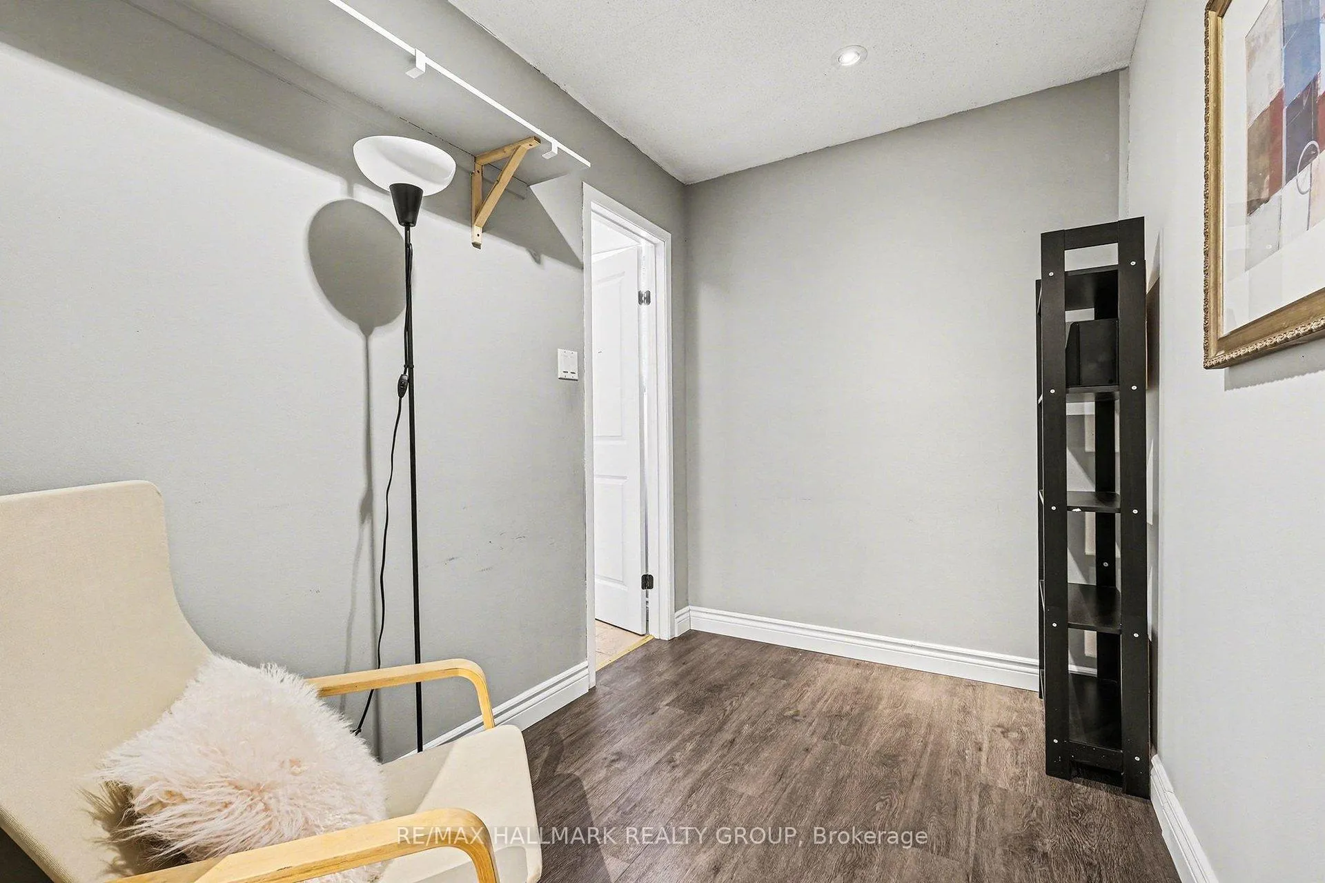 Photo 15 of 808 Torsa Court, Ottawa, Fairfield Heights — HOMEH