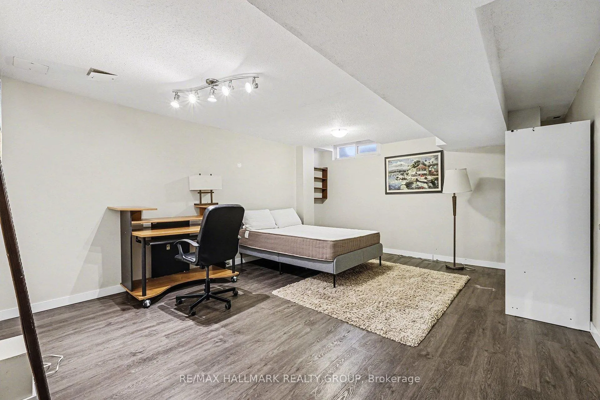 Photo 17 of 808 Torsa Court, Ottawa, Fairfield Heights — HOMEH