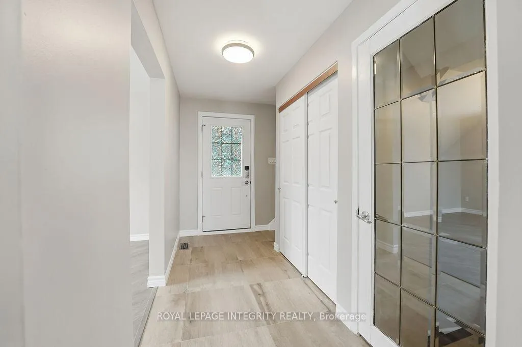 Photo 3 of 2039 St. Laurent Boulevard, Ottawa, Hawthorne Meadows — HOMEH