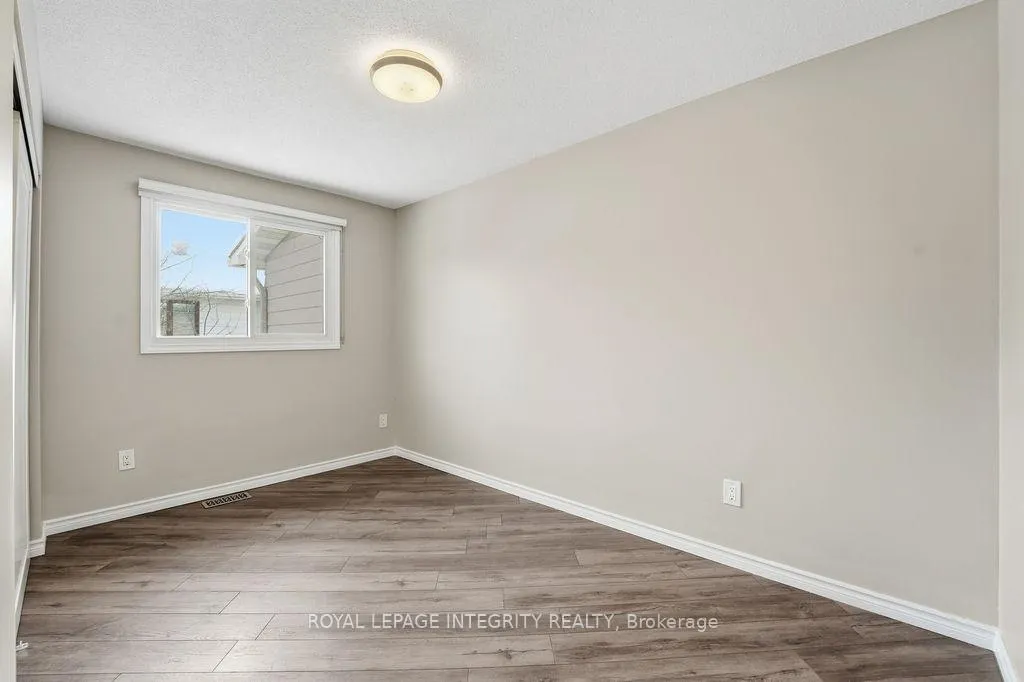 Photo 11 of 2039 St. Laurent Boulevard, Ottawa, Hawthorne Meadows — HOMEH
