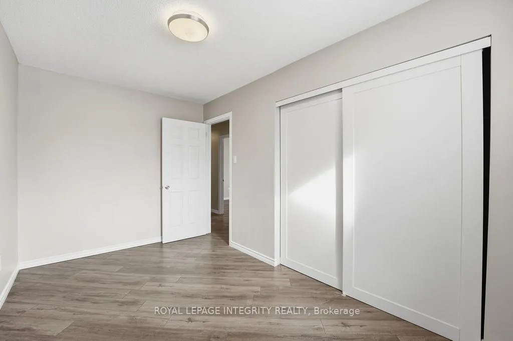 Photo 12 of 2039 St. Laurent Boulevard, Ottawa, Hawthorne Meadows — HOMEH