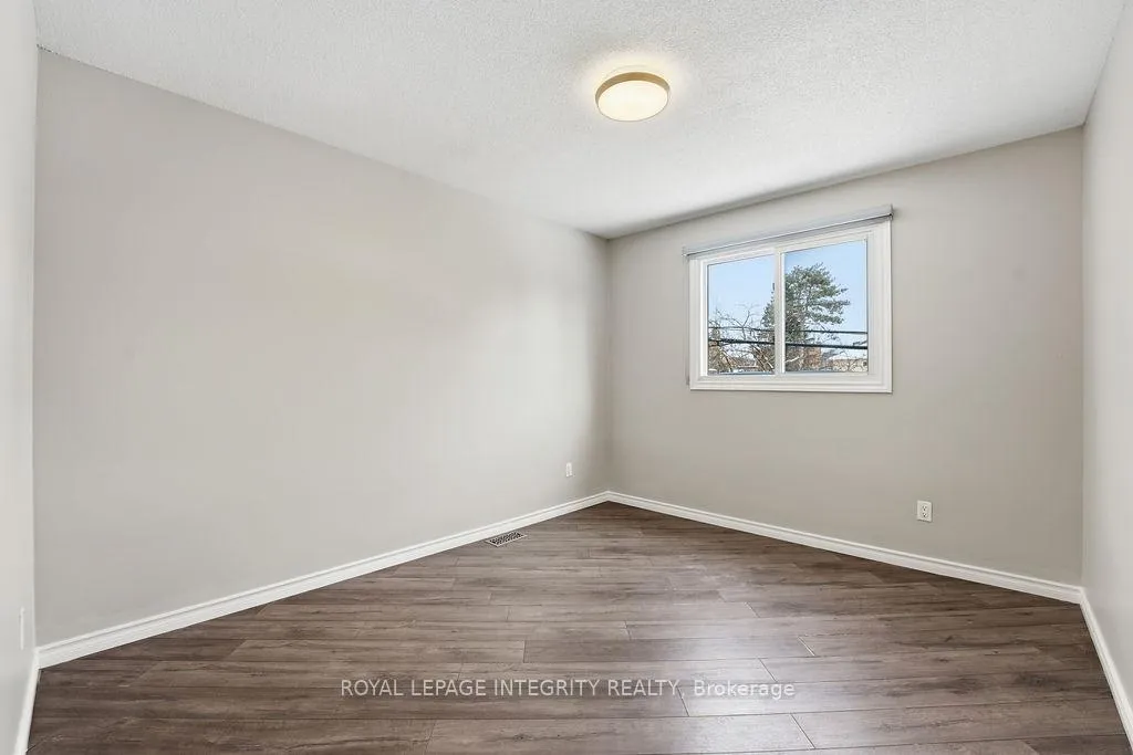 Photo 13 of 2039 St. Laurent Boulevard, Ottawa, Hawthorne Meadows — HOMEH