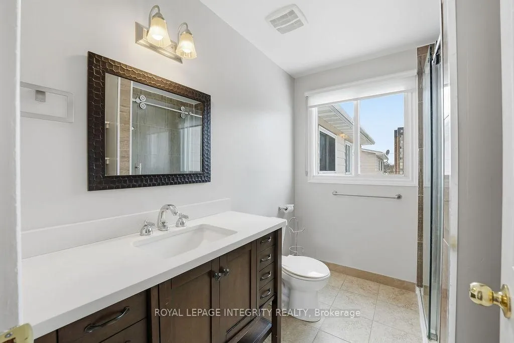 Photo 15 of 2039 St. Laurent Boulevard, Ottawa, Hawthorne Meadows — HOMEH
