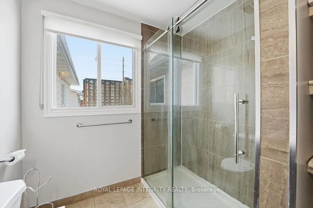 Photo 16 of 2039 St. Laurent Boulevard, Ottawa, Hawthorne Meadows — HOMEH
