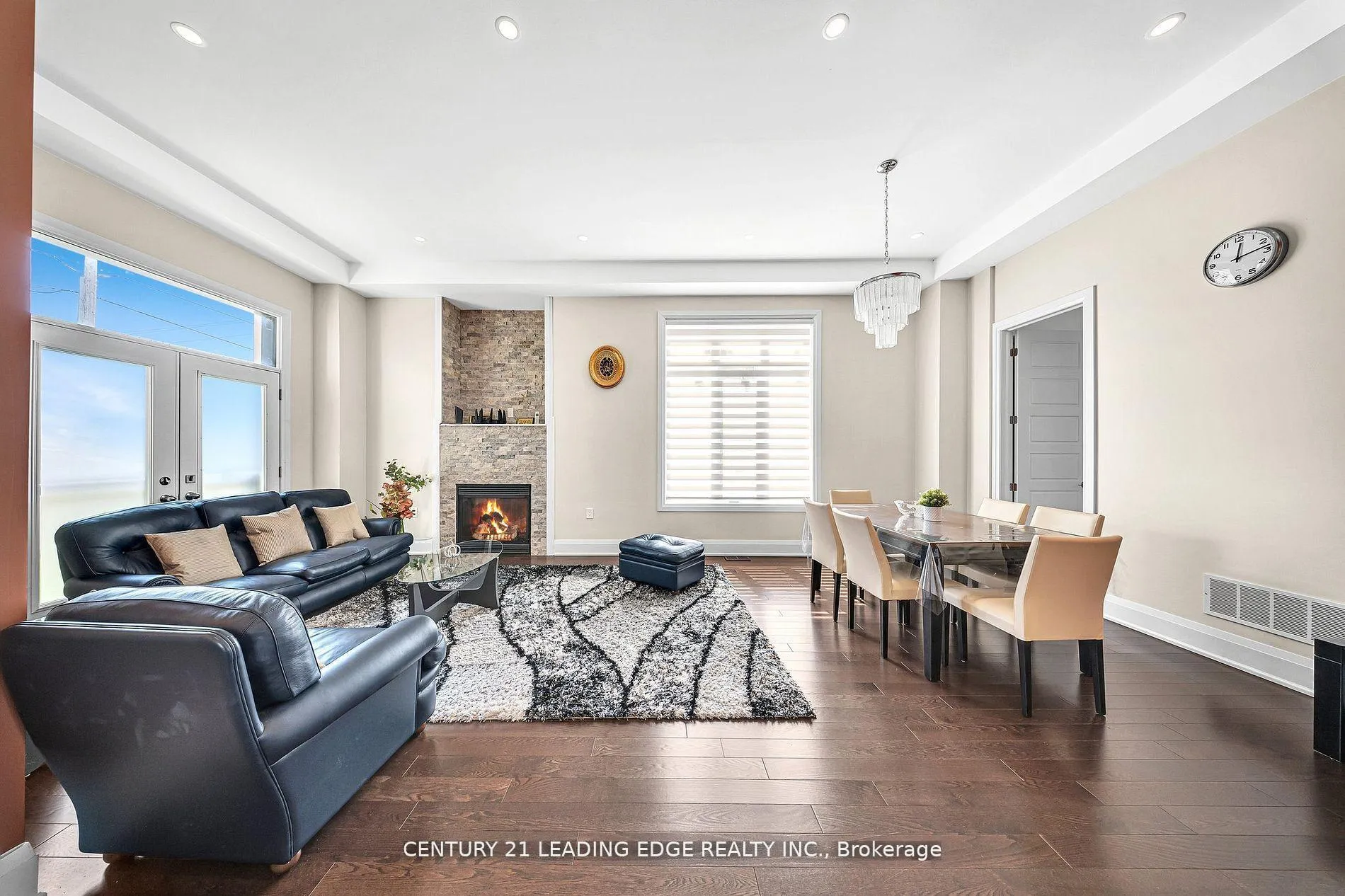 Photo 5 of 736 Hillview Crescent, Pickering, West Shore — HOMEH