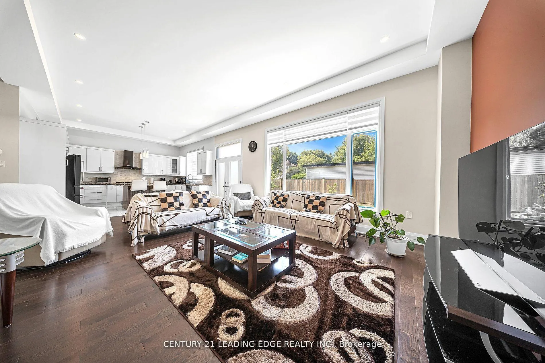 Photo 9 of 736 Hillview Crescent, Pickering, West Shore — HOMEH