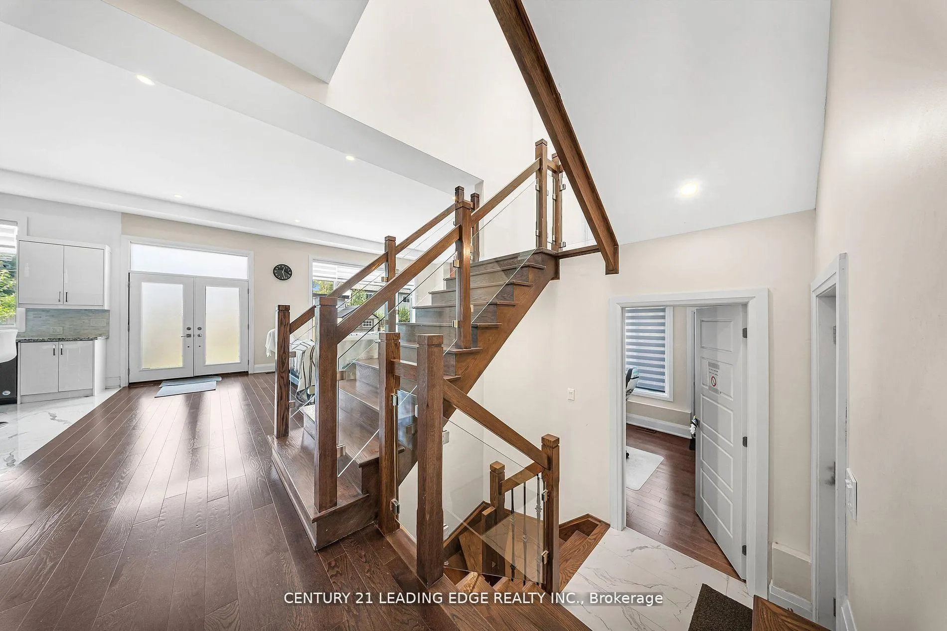 Photo 14 of 736 Hillview Crescent, Pickering, West Shore — HOMEH
