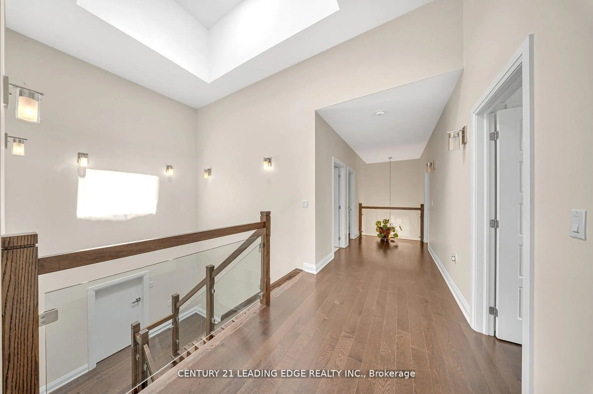 Photo 16 of 736 Hillview Crescent, Pickering, West Shore — HOMEH