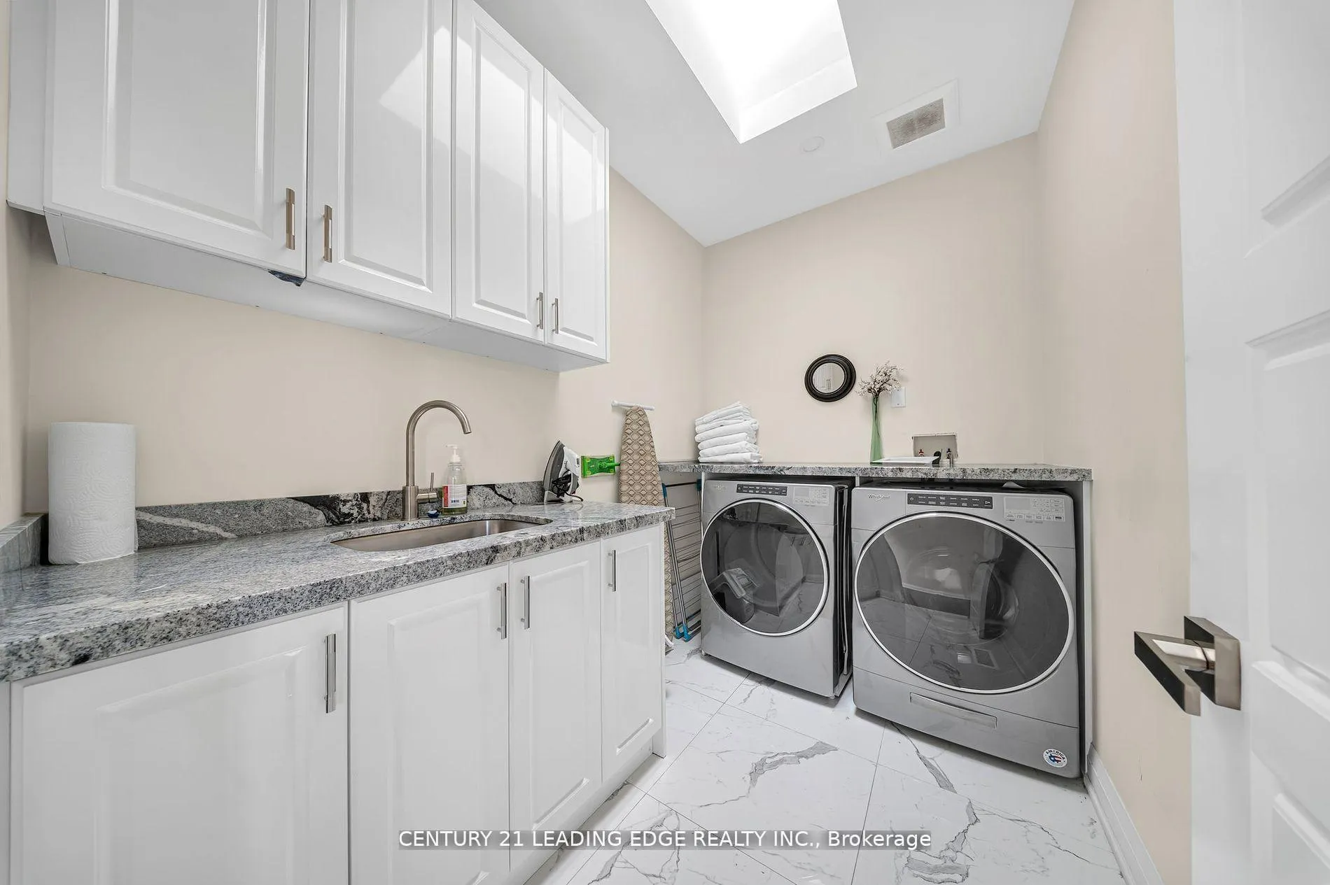 Photo 31 of 736 Hillview Crescent, Pickering, West Shore — HOMEH