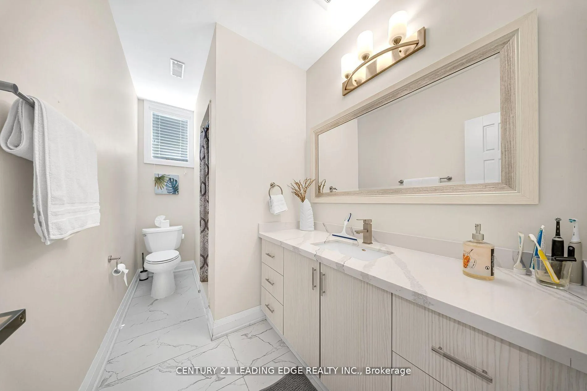 Photo 37 of 736 Hillview Crescent, Pickering, West Shore — HOMEH