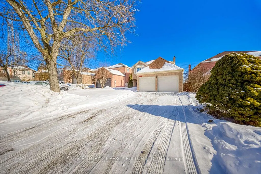 Photo 2 of 1037 Maury Crescent, Pickering, Liverpool — HOMEH