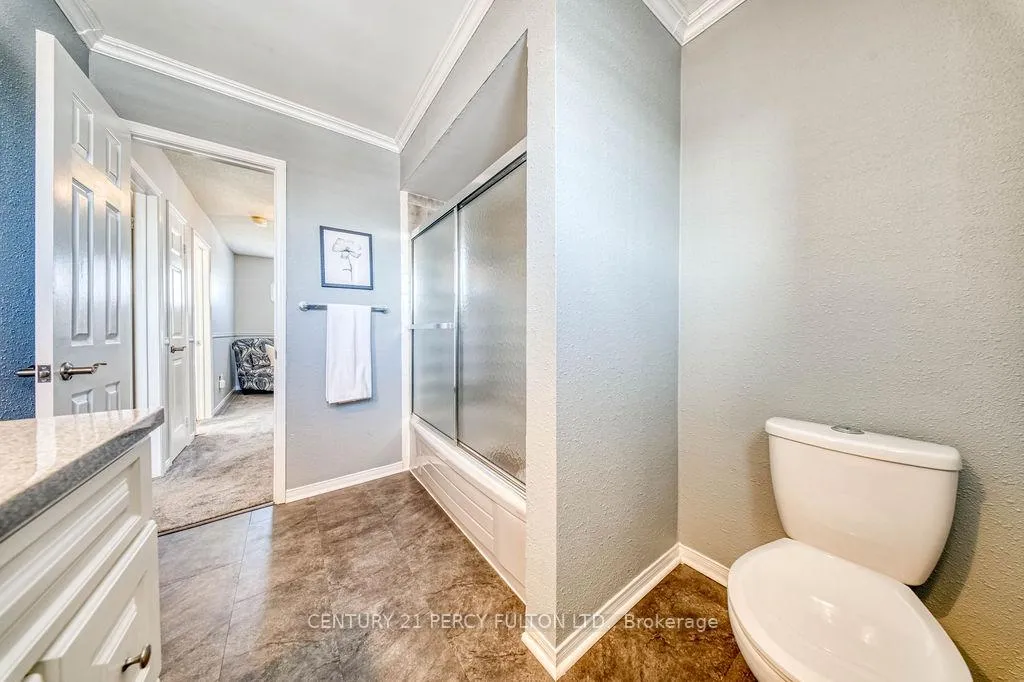 Photo 10 of 1037 Maury Crescent, Pickering, Liverpool — HOMEH