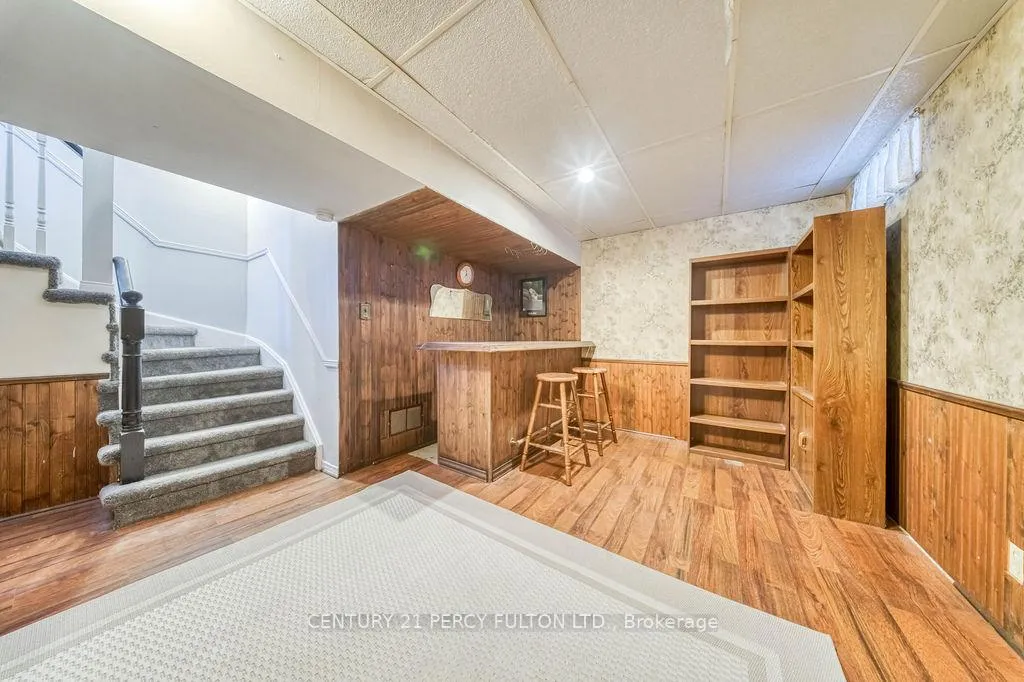 Photo 11 of 1037 Maury Crescent, Pickering, Liverpool — HOMEH