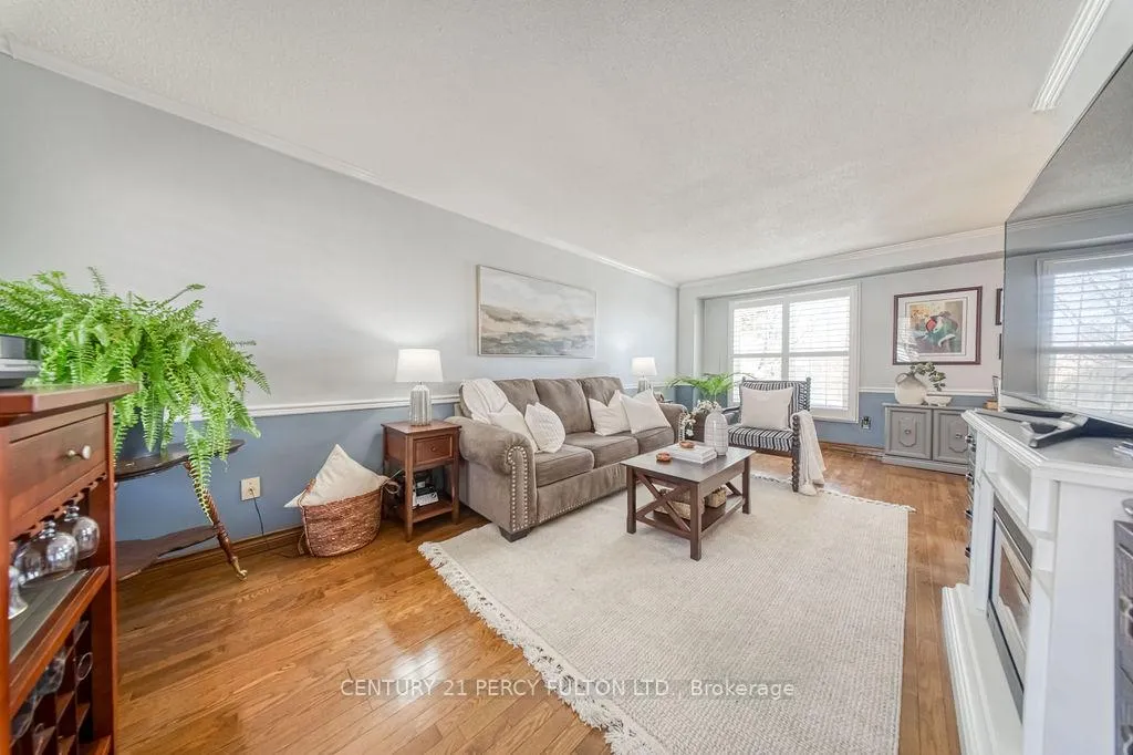 Photo 15 of 1037 Maury Crescent, Pickering, Liverpool — HOMEH