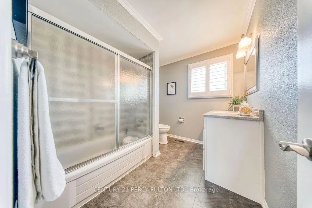 Photo 36 of 1037 Maury Crescent, Pickering, Liverpool — HOMEH