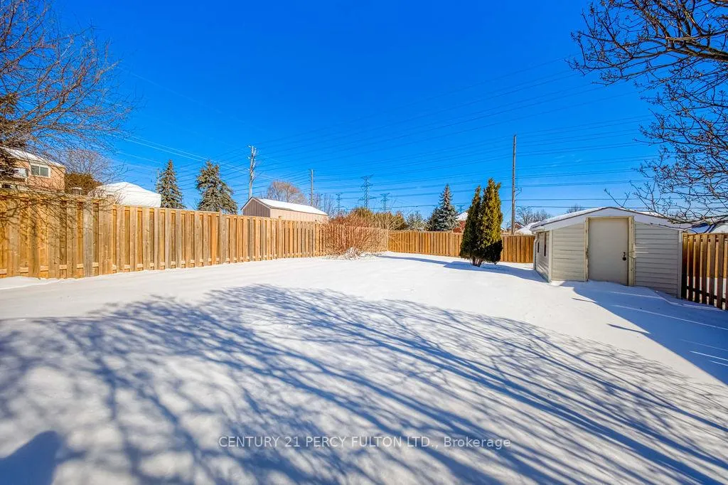 Photo 41 of 1037 Maury Crescent, Pickering, Liverpool — HOMEH