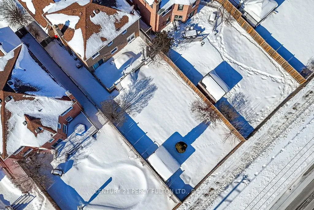 Photo 46 of 1037 Maury Crescent, Pickering, Liverpool — HOMEH