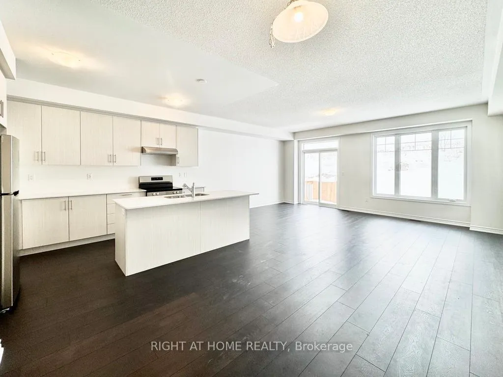 Photo 2 of 140 Greer Street, Barrie, Rural Barrie Southeast — HOMEH