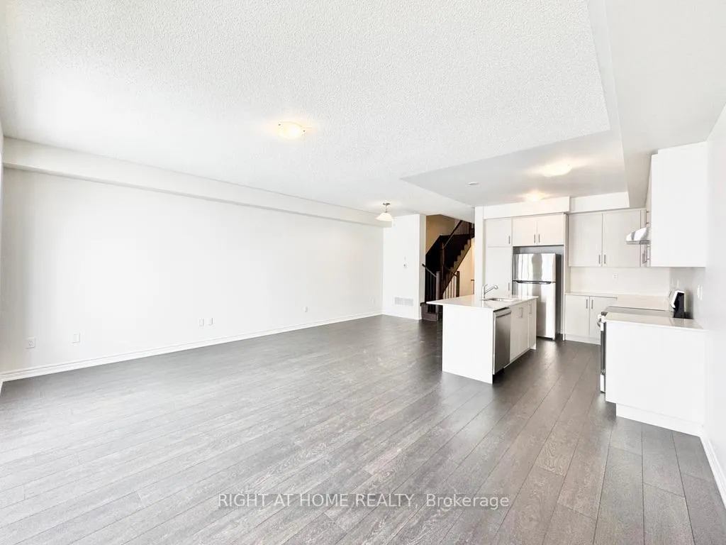 Photo 4 of 140 Greer Street, Barrie, Rural Barrie Southeast — HOMEH