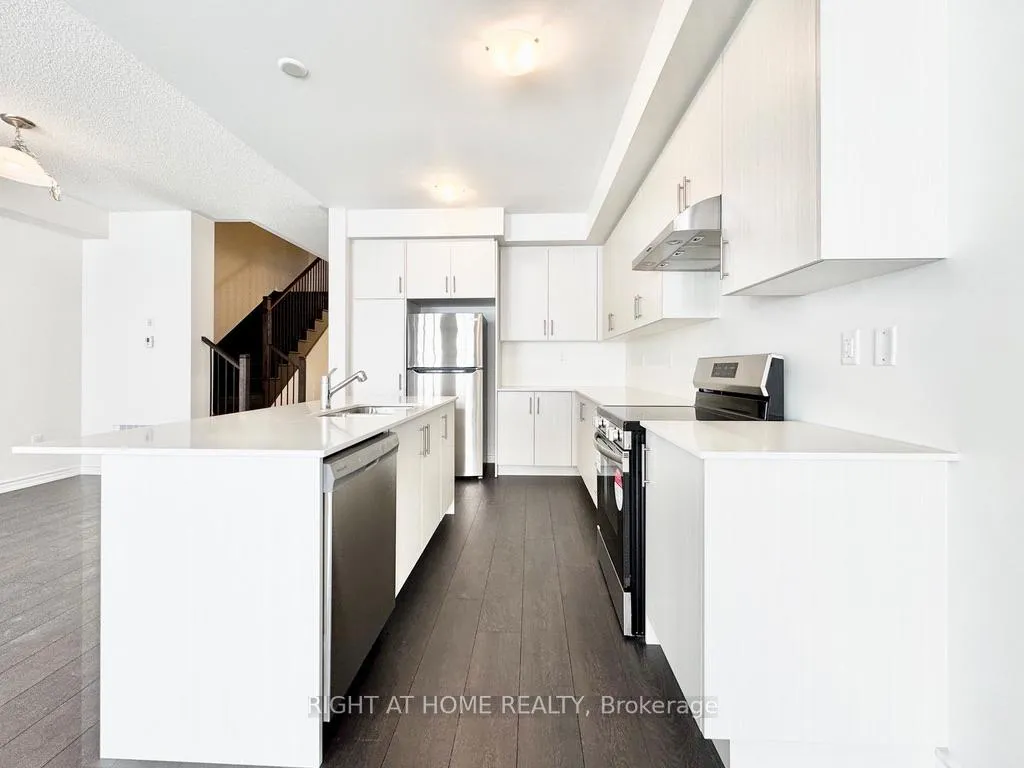 Photo 5 of 140 Greer Street, Barrie, Rural Barrie Southeast — HOMEH