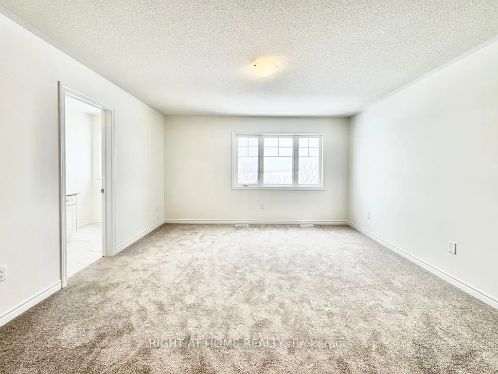 Photo 10 of 140 Greer Street, Barrie, Rural Barrie Southeast — HOMEH