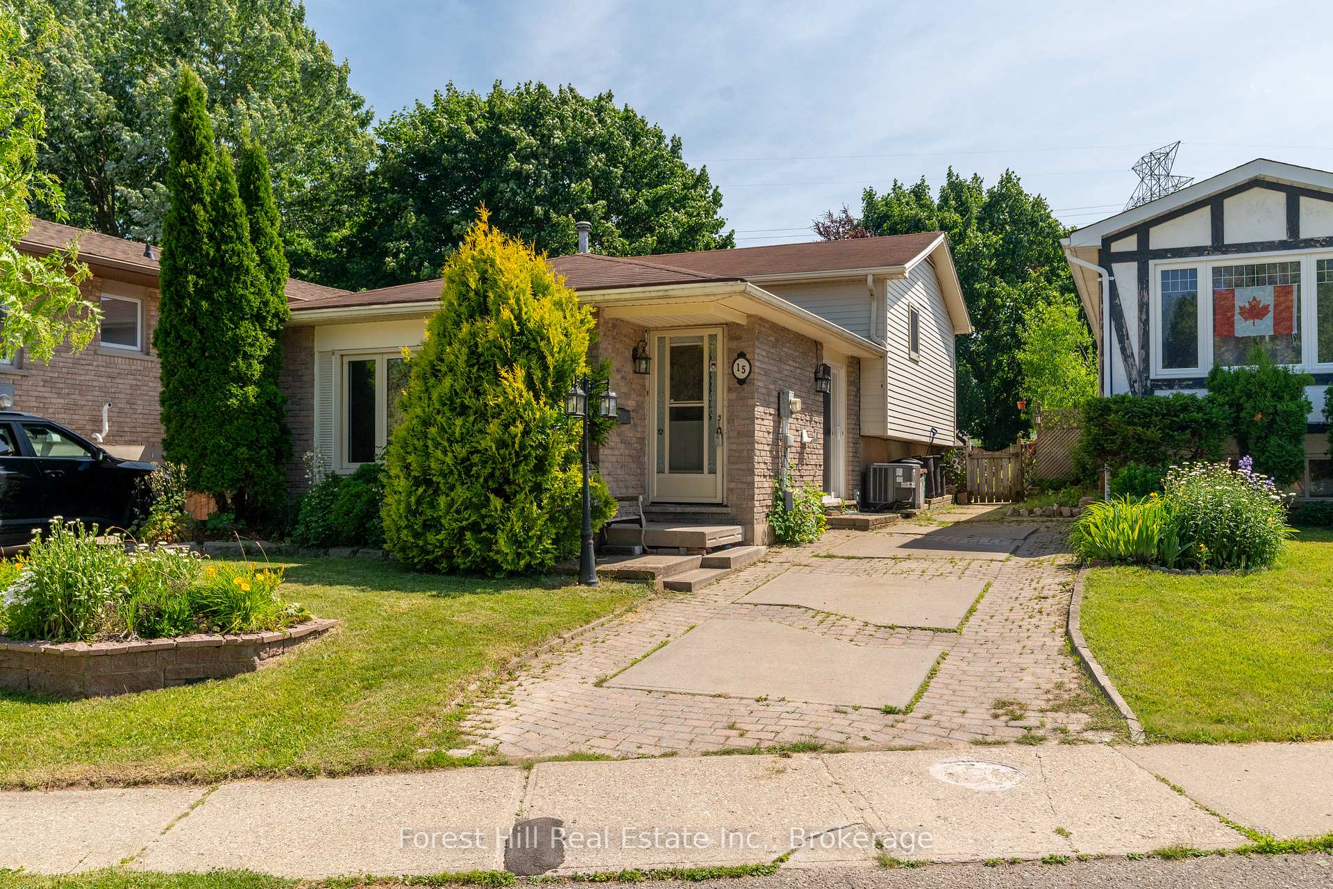 Front of 15 Homestead Place