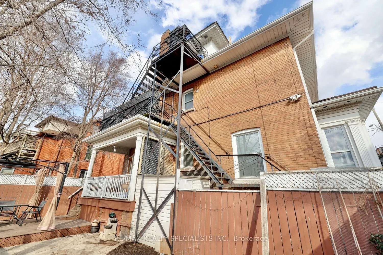 Photo 13 of Unit 3rd Flr, 118 Fairholt Road S, Hamilton, Stipley — HOMEH